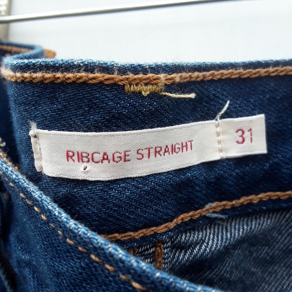 Levi's Ribcage Ridged Size 31 Dark Wash Raw Hem Premium Jeans Button Fly - Picture 3 of 11